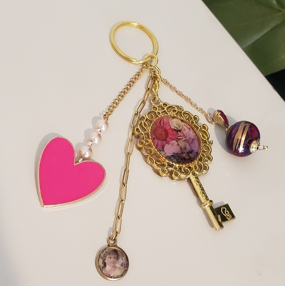 LUXURY MYSTICAL BAG CHARM VICTORIAN COACH BIRKIN ACCESSORY ANTIQUE KEY HEART - Picture 5 of 6